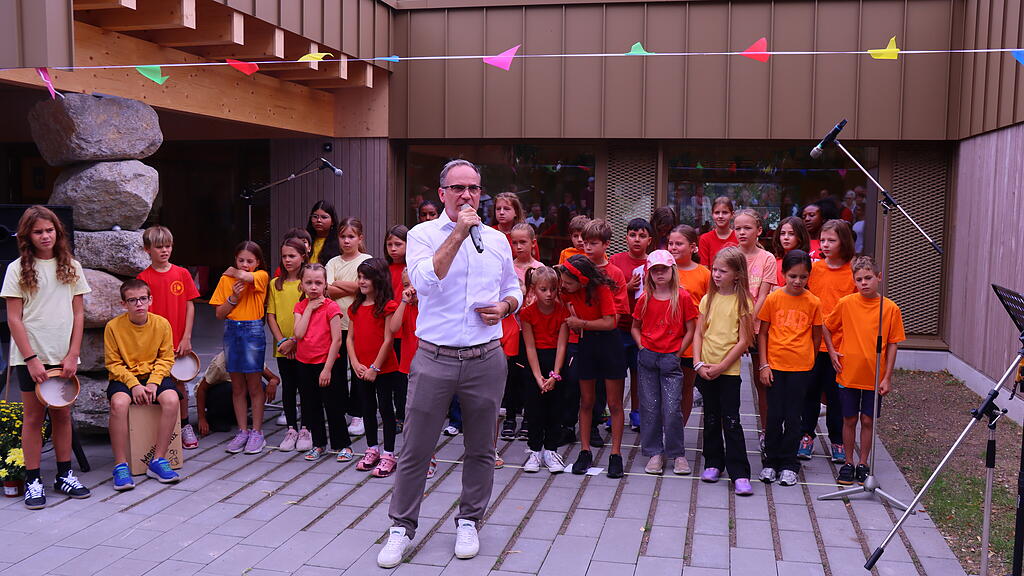 Einweihung F&uuml;nfachkindergarten B&ouml;ttstein