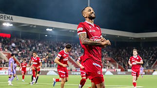 , FUSSBALL, SUPER LEAGUE, MEISTERSCHAFT, SAISON 2025/26, FC THUN, FCB, FC BASEL, NACHTRAGSSPIEL, KABINENBRAND,