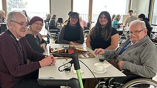 Sek 3b Klingnau im Altersheim