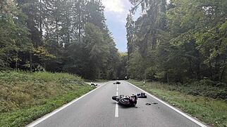 Glash&uuml;tten Unfall Motorr&auml;der