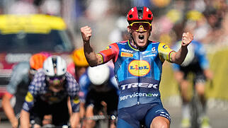 TOUR DE FRANCE CYCLING