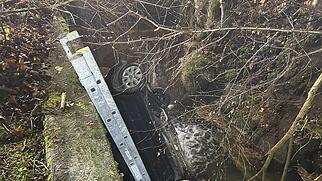 Fahrwangen, Bach Unfall, Auto