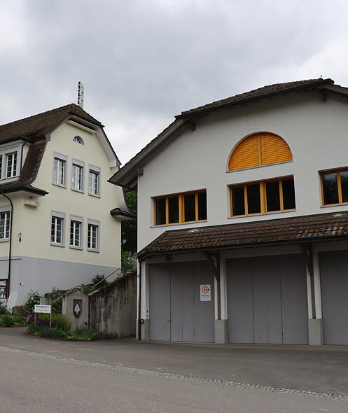 Altes Schulhaus und Mehrzweckgeb&auml;ude Mellikon