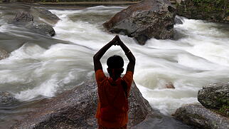 Nepal Pilger heiliges Wasser