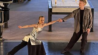 Verwandlung und Neubeginn getanzt