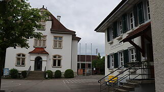 Freienwil Schulhaus und Gemeindehaus