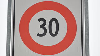 30er-Zoneneing&auml;nge signalisieren