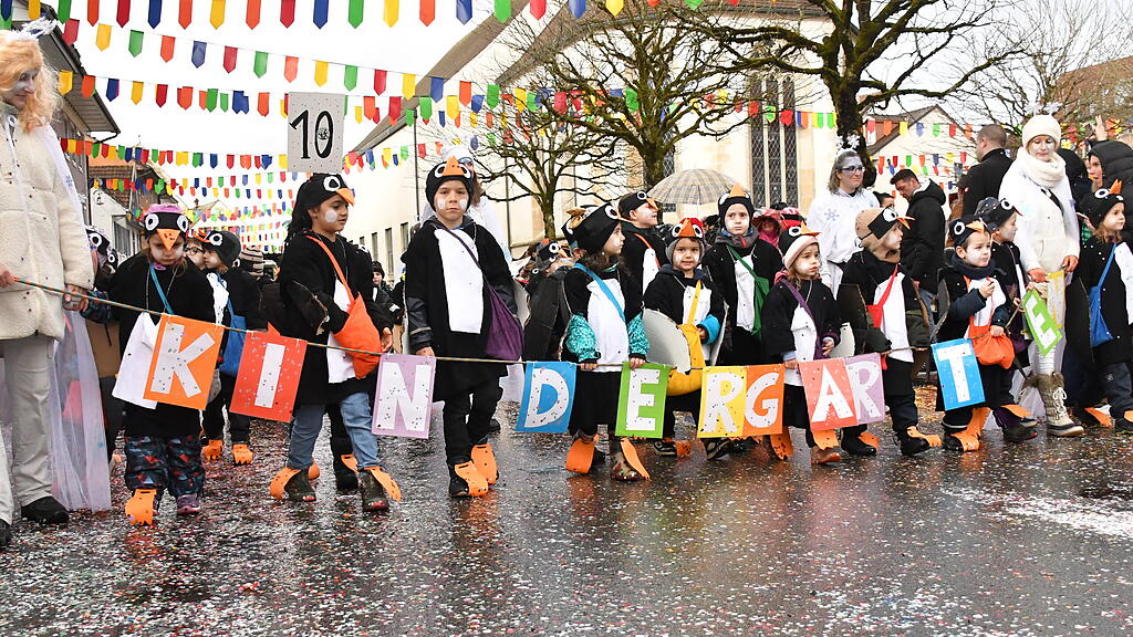 Das St&auml;dtli im Konfettiregen