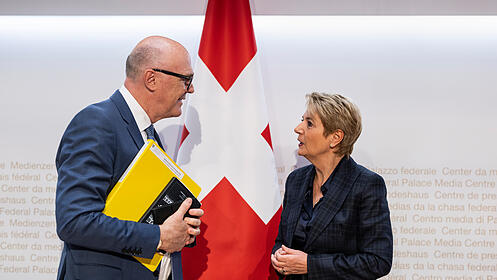 Abstimmung Dienstpflicht Schweiz